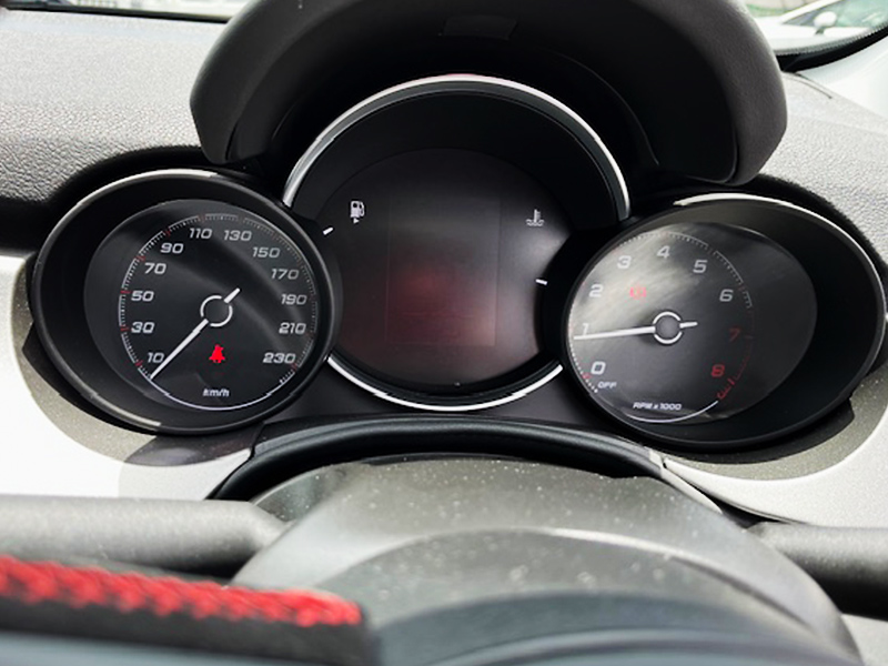 フィアット500X車内画像1