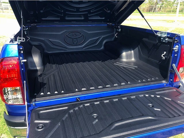 TOYOTA HILUX 画像８